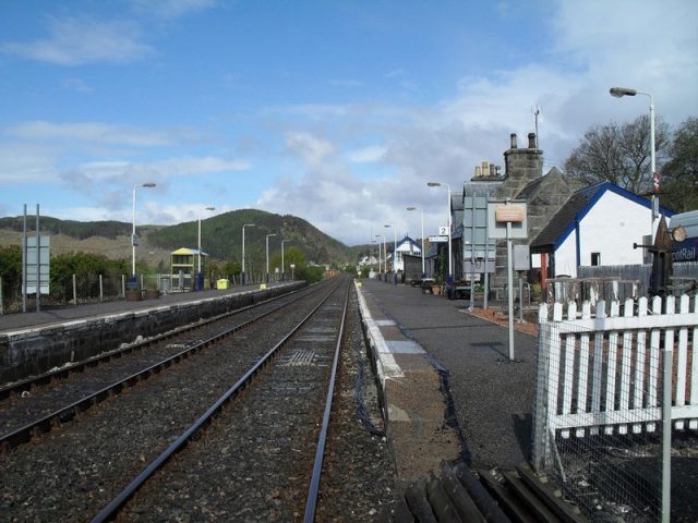 Rogart_Station_-_geograph.org.uk_-_1854168